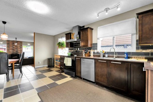 131 Deer Run Close Se, Calgary, AB 