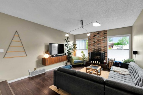 131 Deer Run Close Se, Calgary, AB 