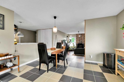 131 Deer Run Close Se, Calgary, AB 