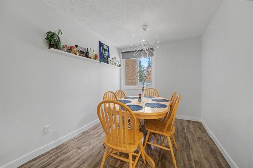 4405 33 Avenue Sw, Calgary, AB - Indoor Photo Showing Dining Room