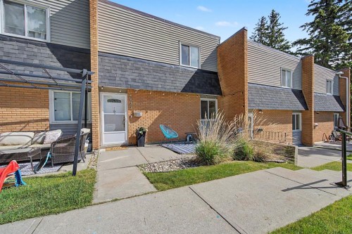 4405 33 Avenue Sw, Calgary, AB - Outdoor