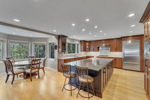 28 Woodacres Way Sw, Calgary, AB - Indoor