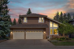 28 Woodacres Way SW Calgary, AB T2W 4W3
