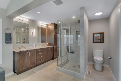 28 Woodacres Way Sw, Calgary, AB - Indoor Photo Showing Bathroom
