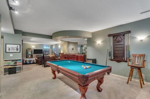 28 Woodacres Way Sw, Calgary, AB - Indoor Photo Showing Other Room