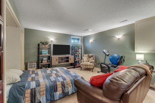 28 Woodacres Way Sw, Calgary, AB - Indoor