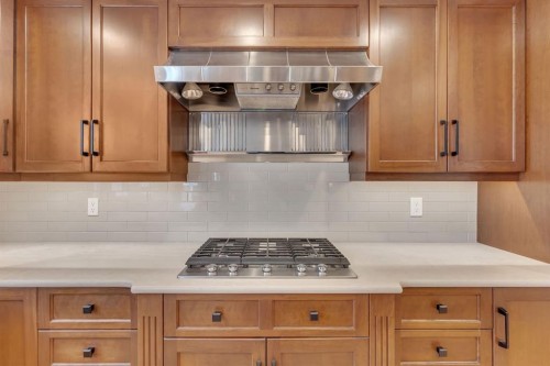 28 Woodacres Way Sw, Calgary, AB - Indoor Photo Showing Kitchen