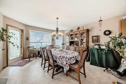 203 West Lakeview Circle, Chestermere, AB - Indoor Photo Showing Dining Room