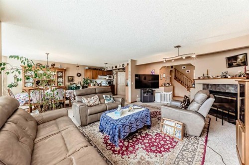 203 West Lakeview Circle, Chestermere, AB - Indoor Photo Showing Living Room