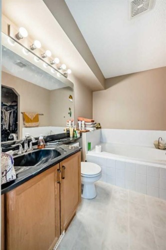203 West Lakeview Circle, Chestermere, AB - Indoor Photo Showing Bathroom