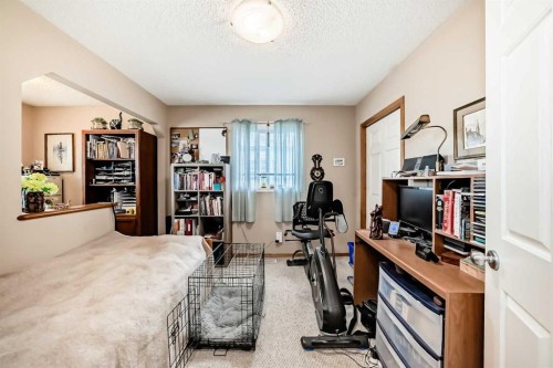 203 West Lakeview Circle, Chestermere, AB - Indoor Photo Showing Other Room