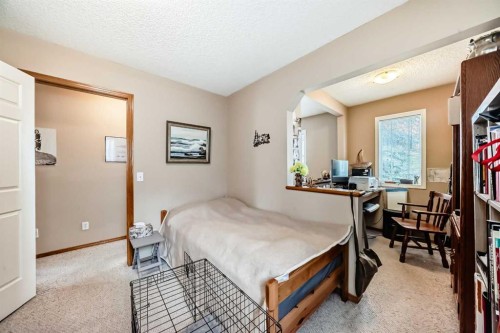 203 West Lakeview Circle, Chestermere, AB - Indoor Photo Showing Bedroom