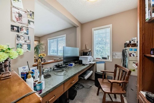 203 West Lakeview Circle, Chestermere, AB - Indoor Photo Showing Office