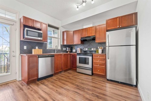 21-29 Springborough Boulevard Sw, Calgary, AB 