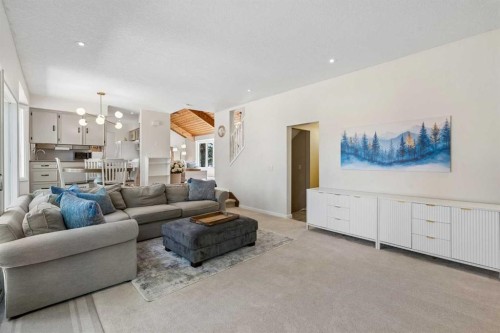 7 Brookpark Bay Sw, Calgary, AB 