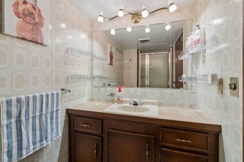 7 Brookpark Bay Sw, Calgary, AB 