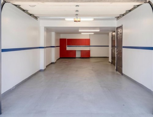 2317 16 Street Sw, Calgary, AB - Indoor Photo Showing Garage
