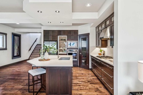 2317 16 Street Sw, Calgary, AB - Indoor Photo Showing Kitchen With Upgraded Kitchen