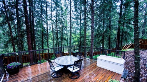 15 Echlin Court, Bragg Creek, AB 