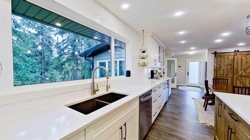 15 Echlin Court, Bragg Creek, AB 