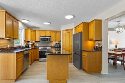 368 Sienna Park Drive Sw, Calgary, AB 