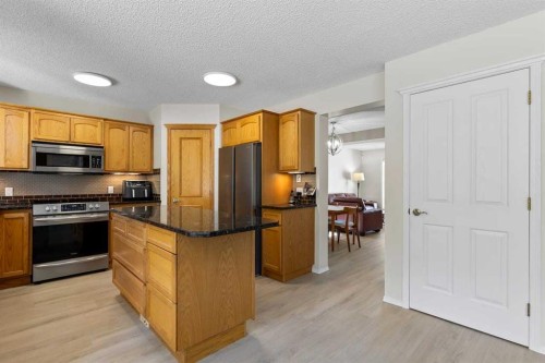 368 Sienna Park Drive Sw, Calgary, AB 