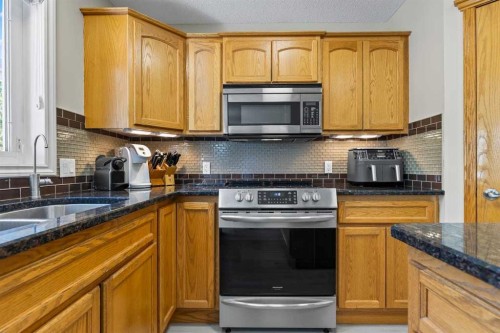 368 Sienna Park Drive Sw, Calgary, AB 