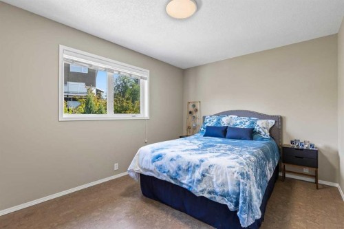 368 Sienna Park Drive Sw, Calgary, AB 
