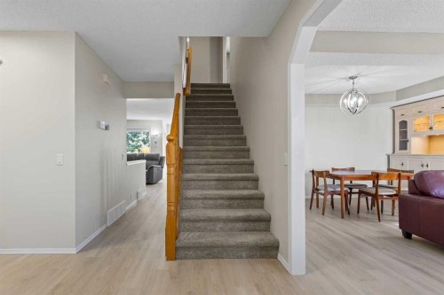 368 Sienna Park Drive Sw, Calgary, AB 
