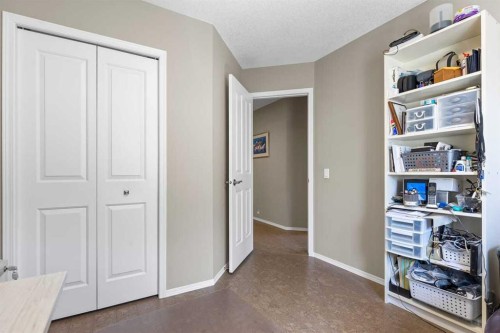 368 Sienna Park Drive Sw, Calgary, AB 