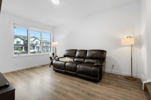 19825 45 Street Se, Calgary, AB 