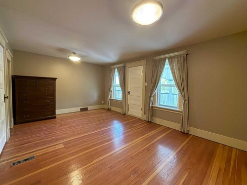 332 12 Avenue Nw, Calgary, AB 
