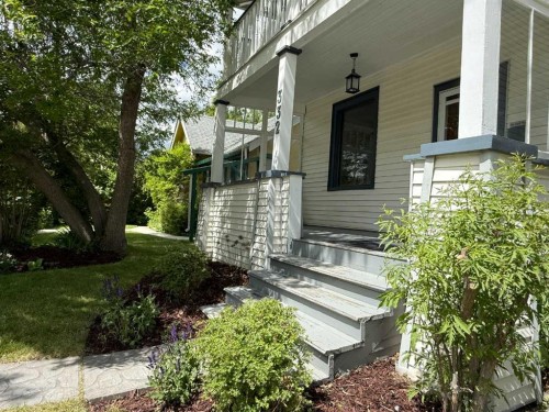 332 12 Avenue Nw, Calgary, AB 