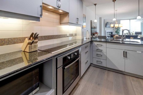 1406-888 4 Avenue Sw, Calgary, AB - Indoor Photo Showing Kitchen With Upgraded Kitchen