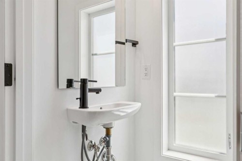 146 Walgrove Common Se, Calgary, AB - Indoor Photo Showing Bathroom