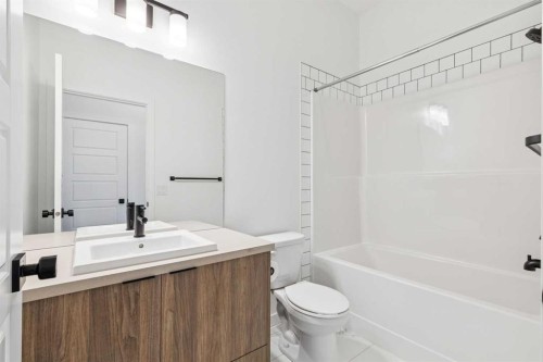 146 Walgrove Common Se, Calgary, AB - Indoor Photo Showing Bathroom