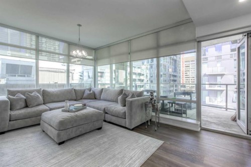 604-530 12 Avenue Sw, Calgary, AB - Indoor Photo Showing Living Room