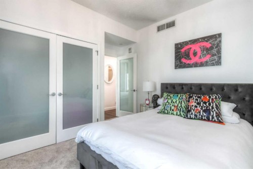 604-530 12 Avenue Sw, Calgary, AB - Indoor Photo Showing Bedroom