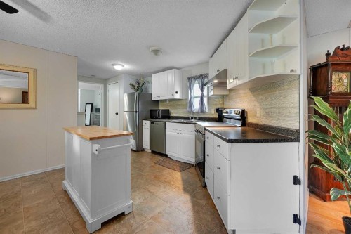 301 Stanley Avenue, Okotoks, AB 