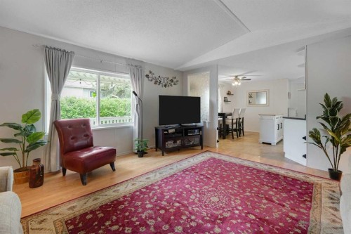 301 Stanley Avenue, Okotoks, AB 