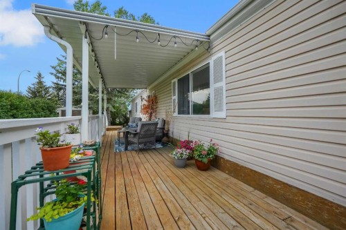 301 Stanley Avenue, Okotoks, AB 