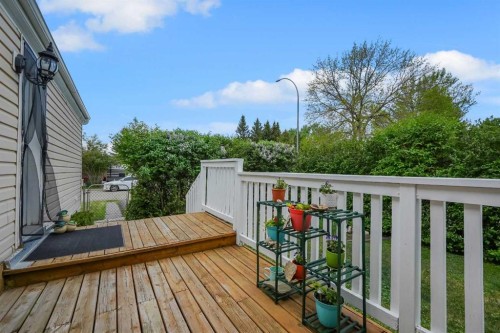 301 Stanley Avenue, Okotoks, AB 