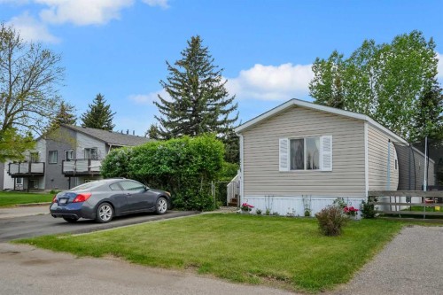 301 Stanley Avenue, Okotoks, AB 