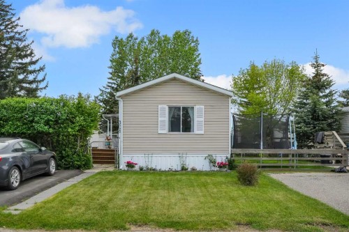 301 Stanley Avenue, Okotoks, AB 