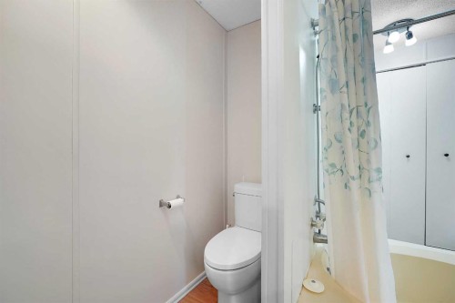 301 Stanley Avenue, Okotoks, AB 