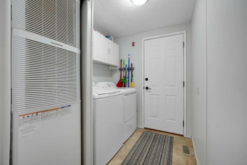 301 Stanley Avenue, Okotoks, AB 