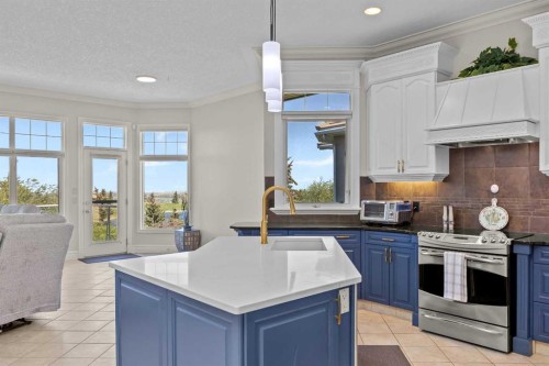 4580 Hamptons Way Nw, Calgary, AB - Indoor Photo Showing Kitchen