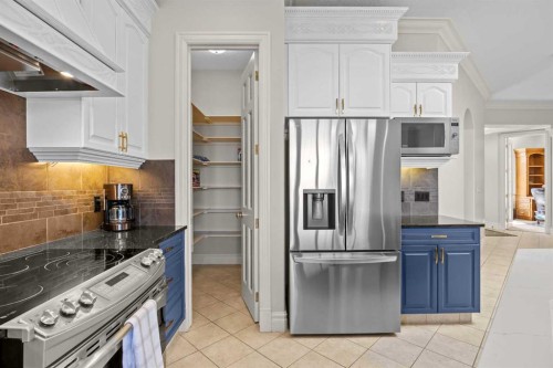 4580 Hamptons Way Nw, Calgary, AB - Indoor Photo Showing Kitchen