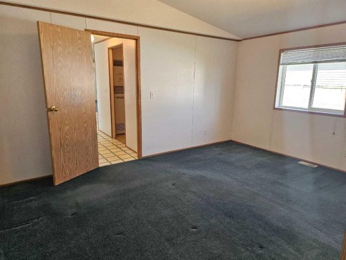 64 Westover Avenue, Claresholm, AB - Indoor Photo Showing Other Room