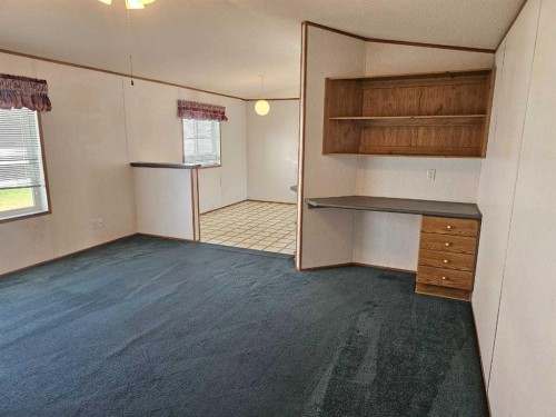 64 Westover Avenue, Claresholm, AB - Indoor Photo Showing Other Room